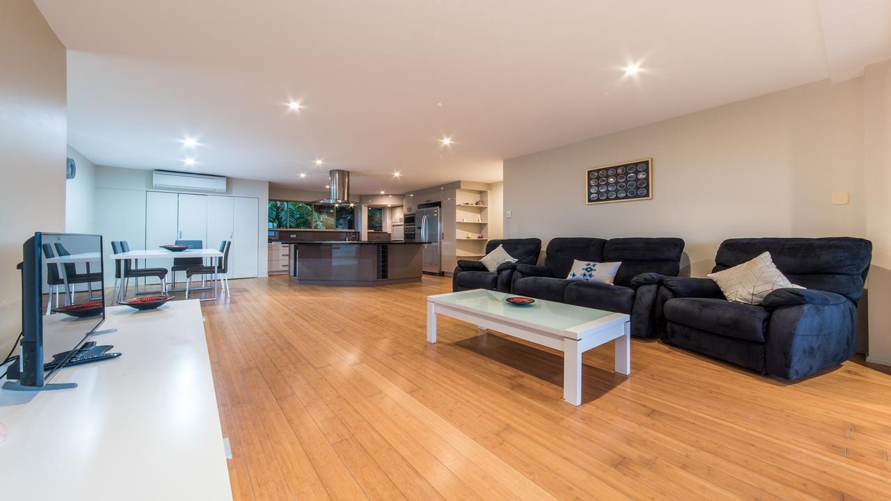 Apartamento Getaway Ocean Views Cannonvale Exterior foto