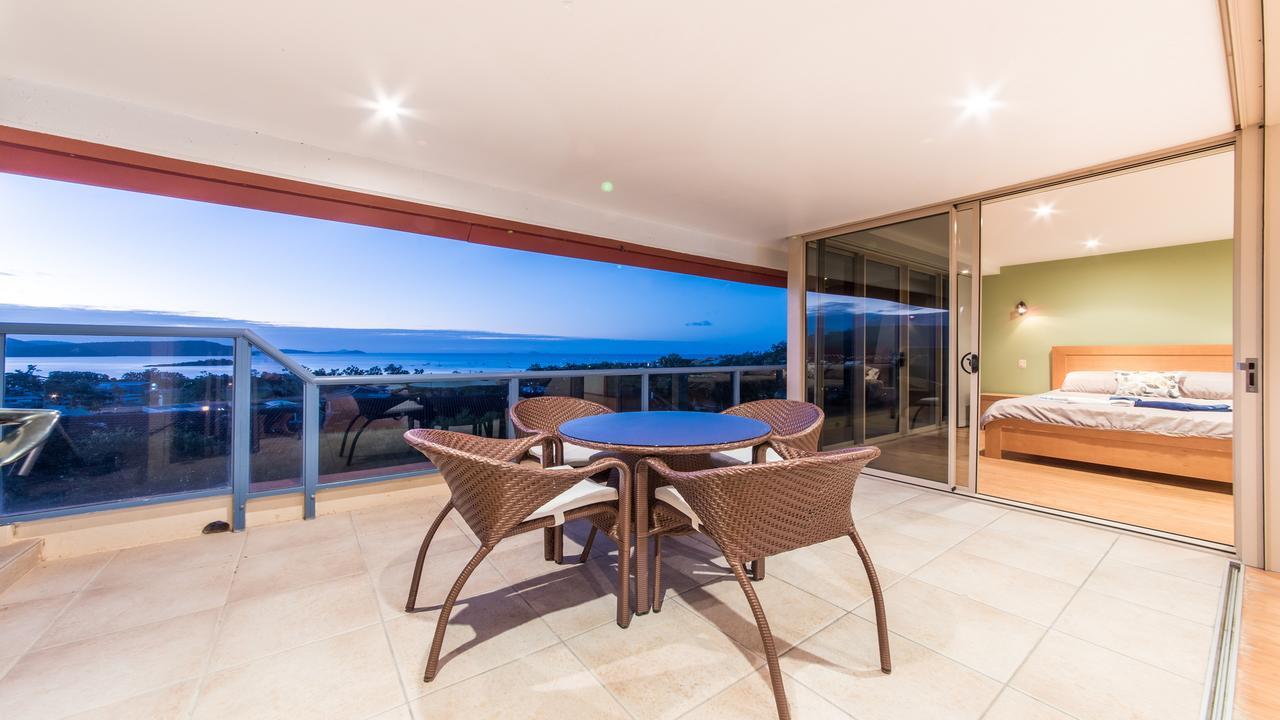 Apartamento Getaway Ocean Views Cannonvale Exterior foto